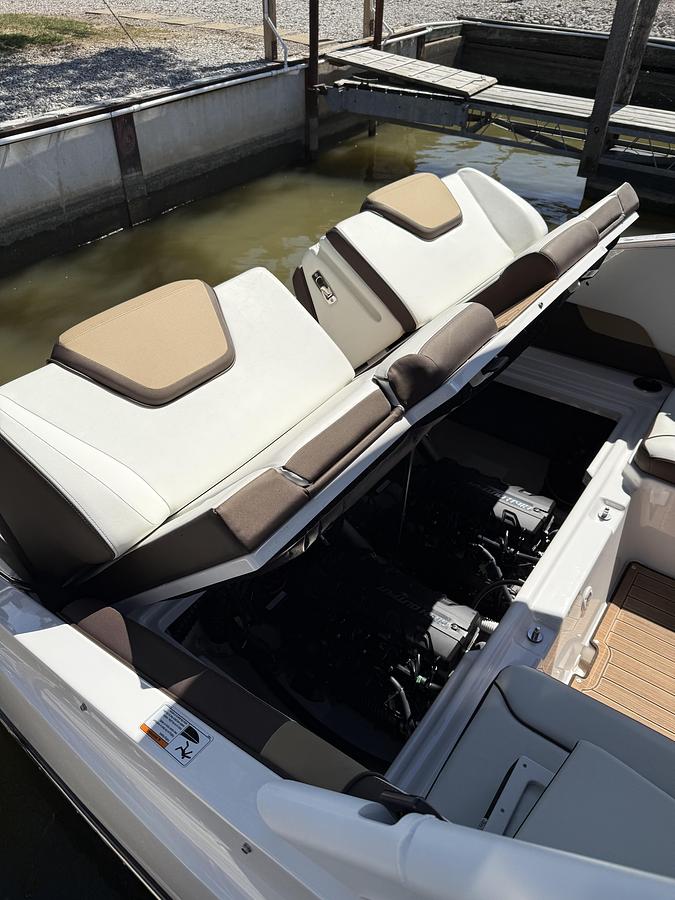 Used 2023 Yamaha 252 SD