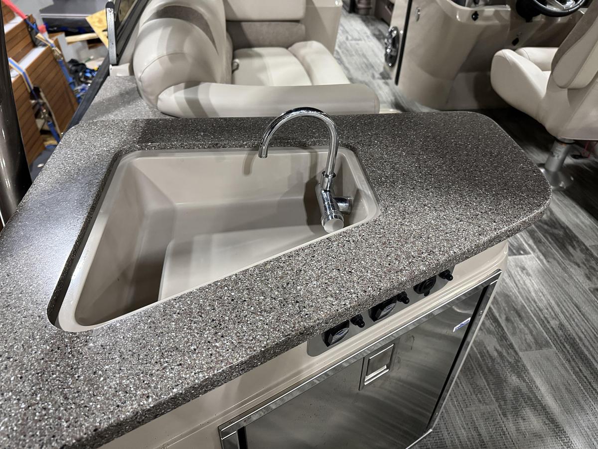 Used 2022 Avalon 2785 Catalina Platinum Cruiser