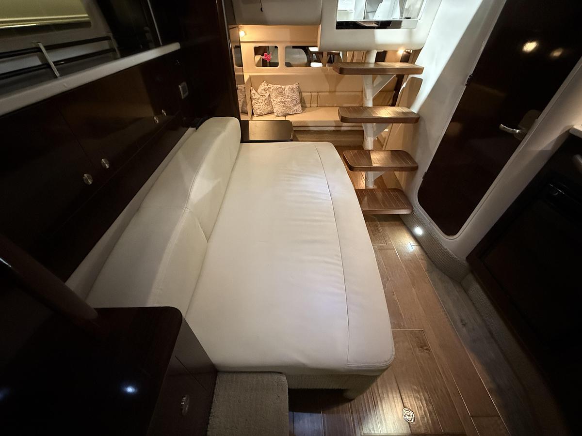 Used 2017 Sea Ray 330 Sundancer