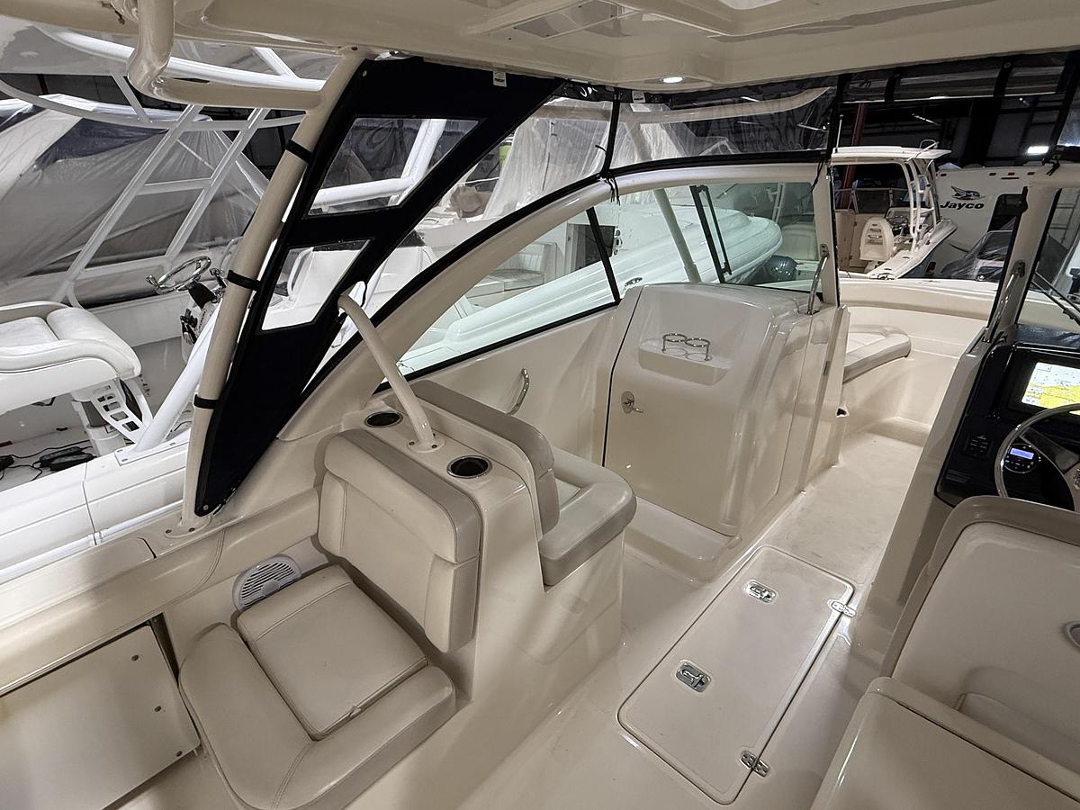 Used 2014 Pursuit 265 DC