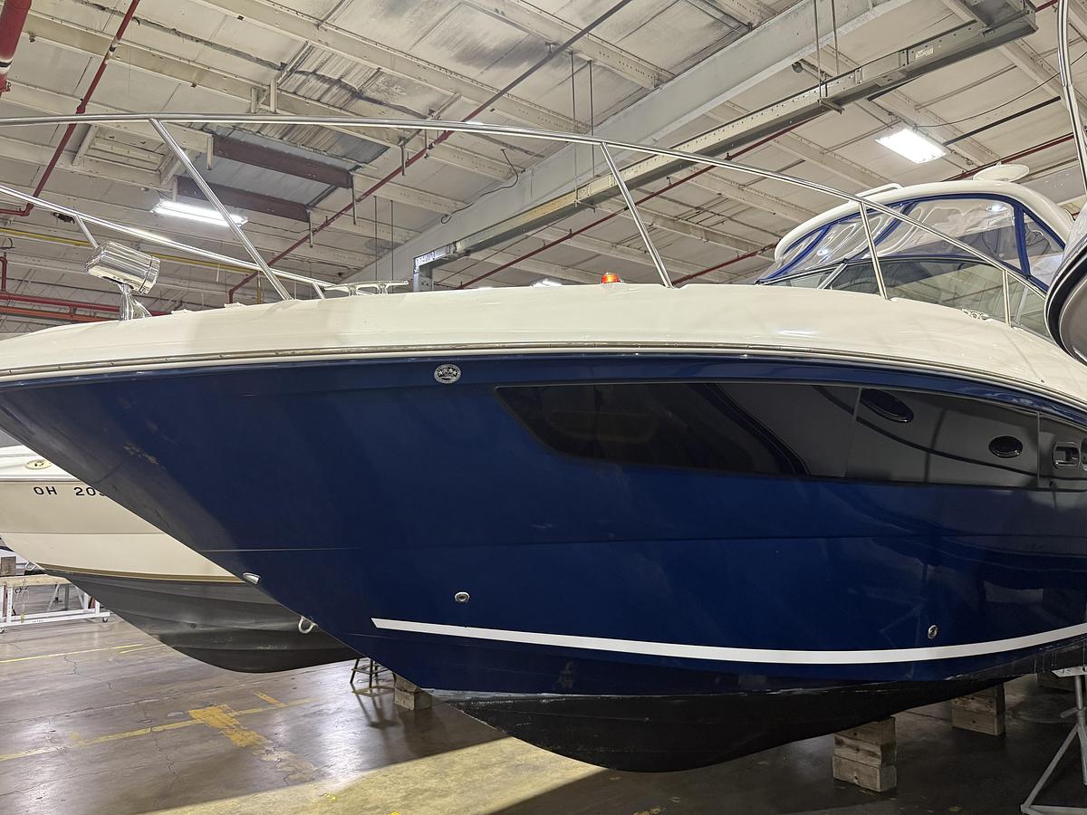 Used 2017 Sea Ray 330 Sundancer