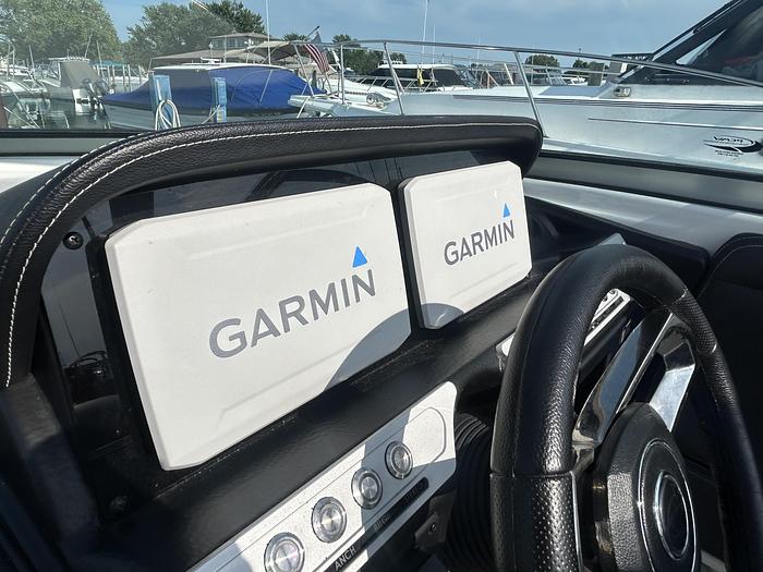 Used 2022 Crownline E285