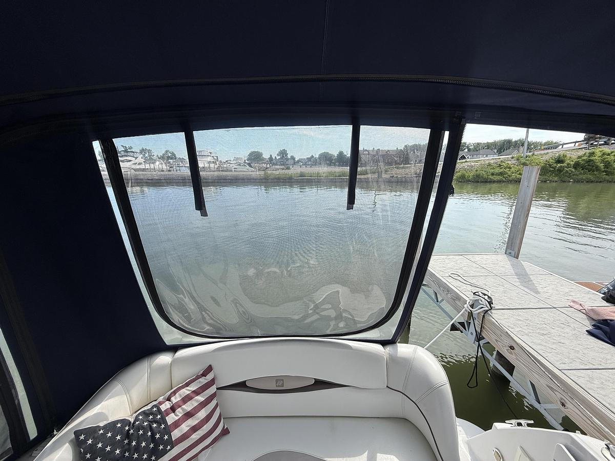 Used 1998 Four Winns 258 Vista