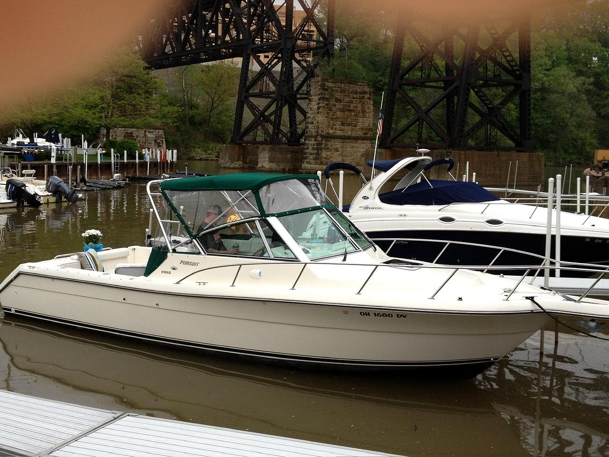 Used 1998 Pursuit 2860 Denali