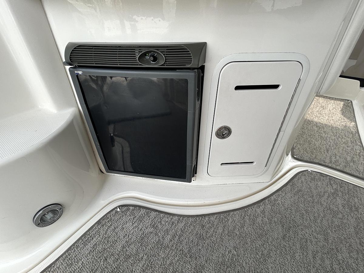 Used 2005 Sea Ray 320 Sundancer