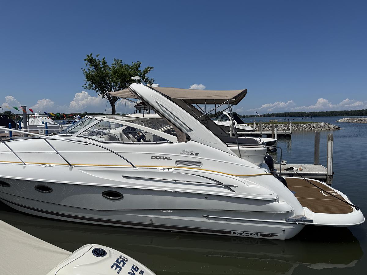 Used 2001 Doral 330 SE