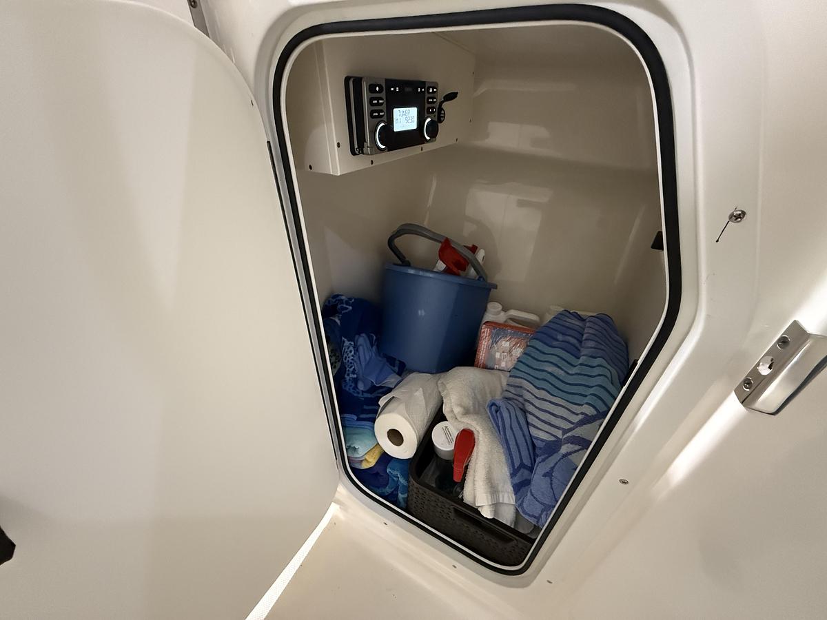 Used 2014 Pursuit 265 DC