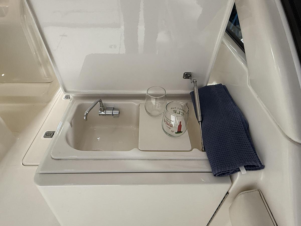 Used 2014 Pursuit 265 DC