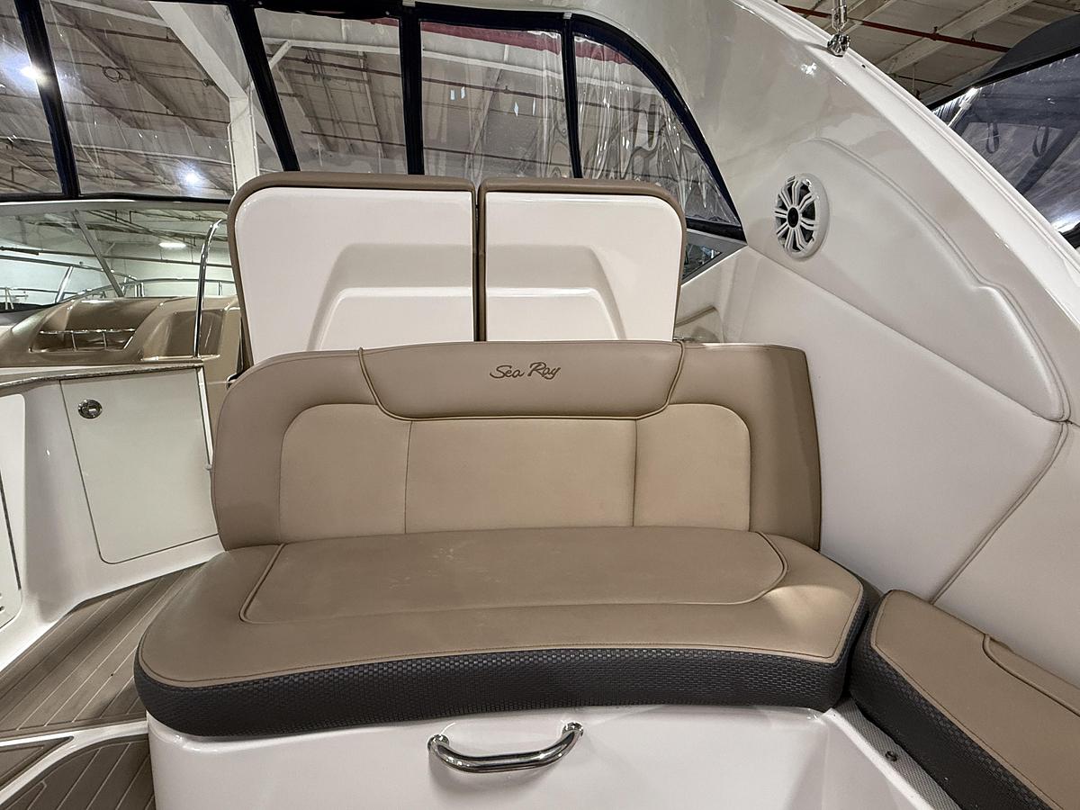 Used 2017 Sea Ray 330 Sundancer