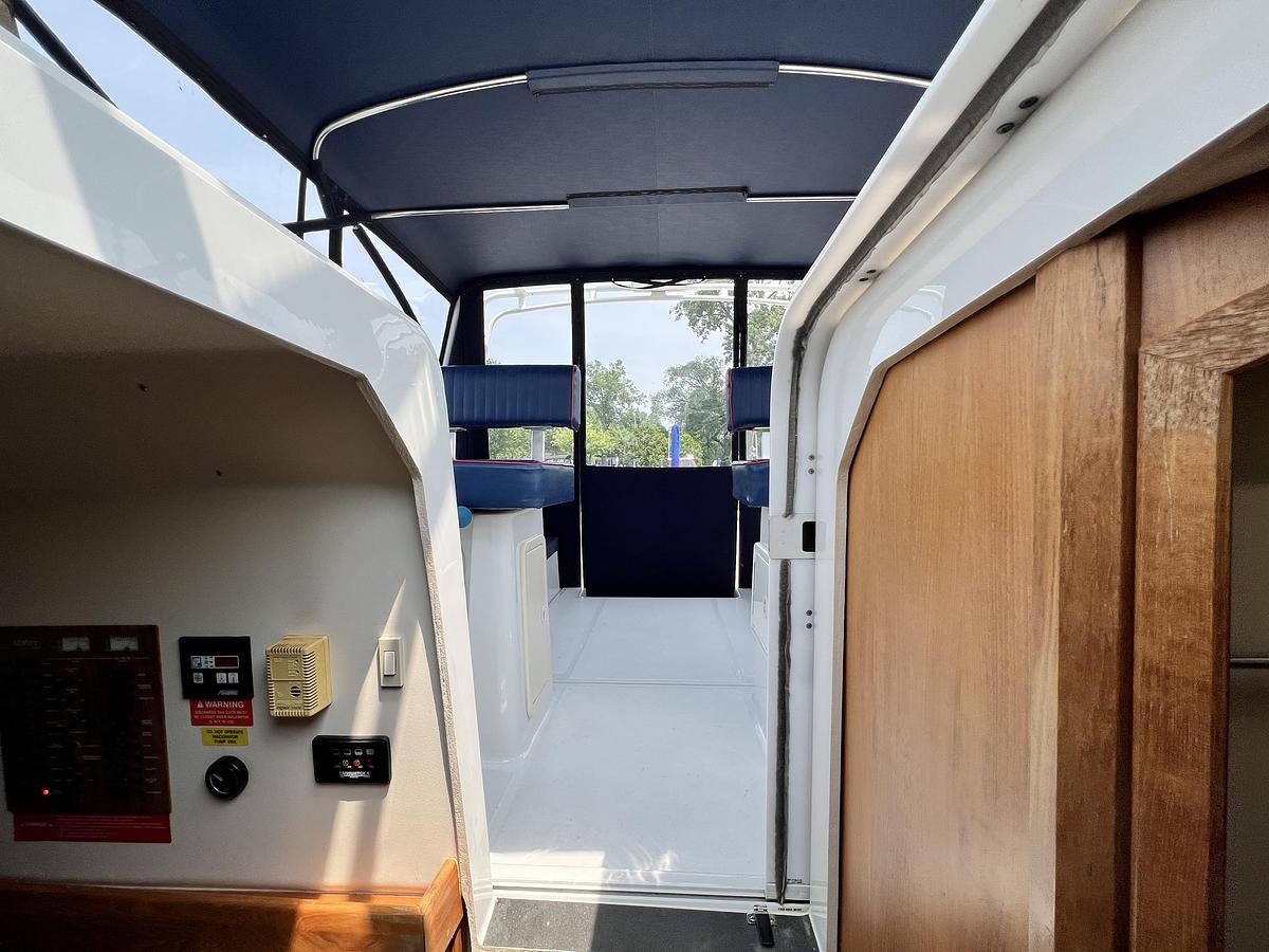 Used 2001 Mainship 34 Pilot