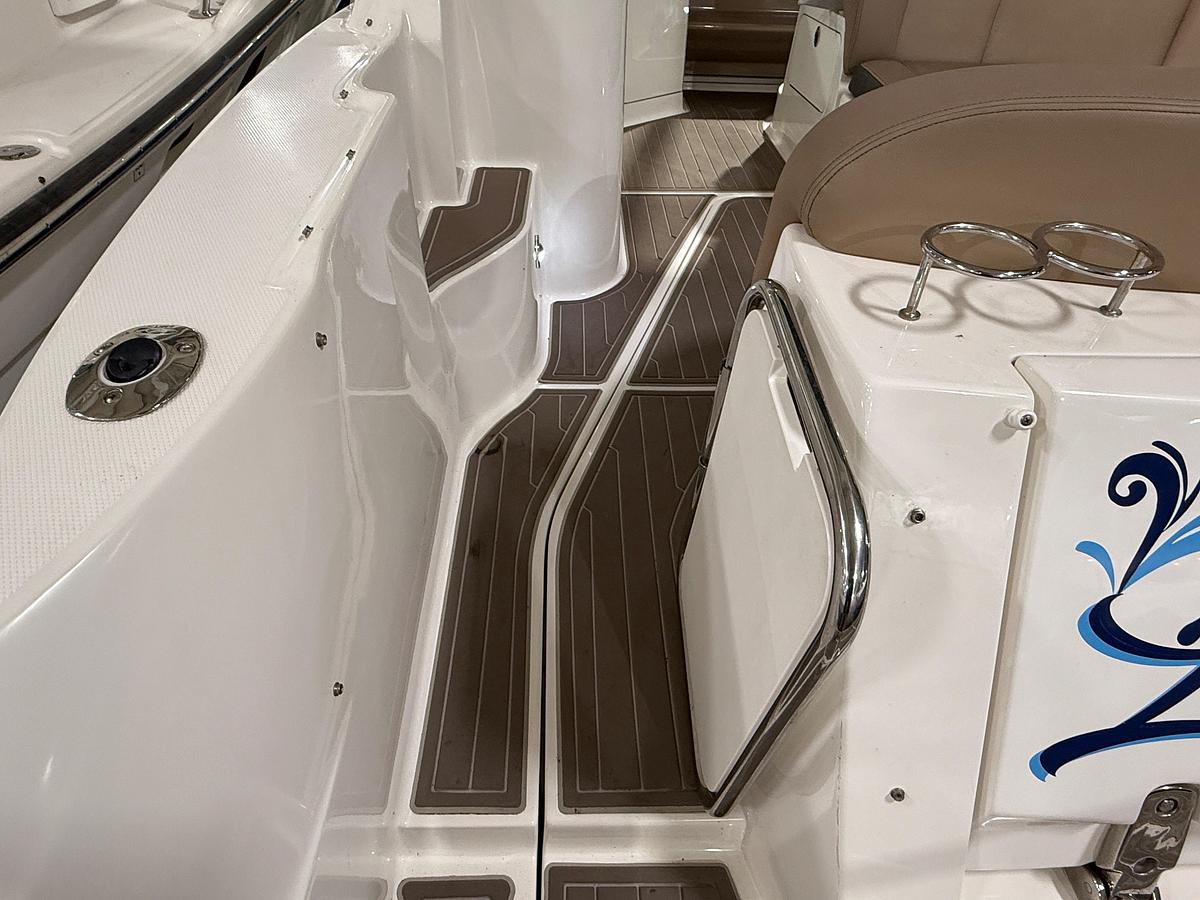 Used 2017 Sea Ray 330 Sundancer