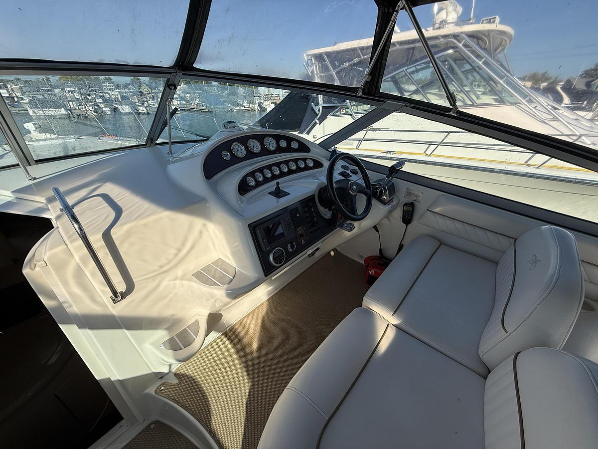 Used 2000 Monterey 322 Cruiser