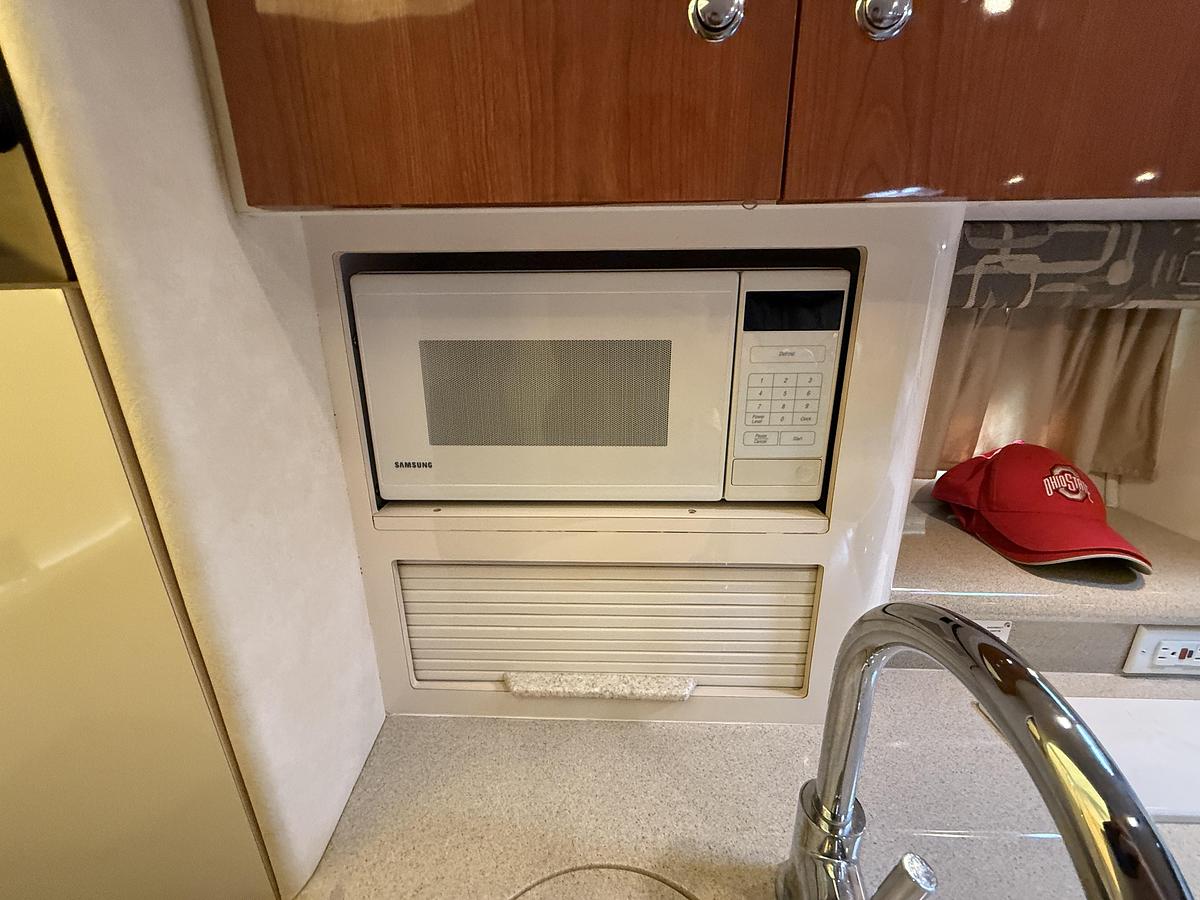 Used 2000 Monterey 322 Cruiser