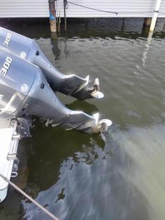 Used 2015 Sailfish 320 CC