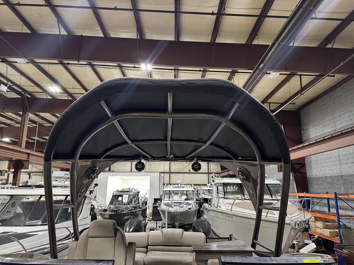 Used 2022 Avalon 2785 Catalina Platinum Cruiser