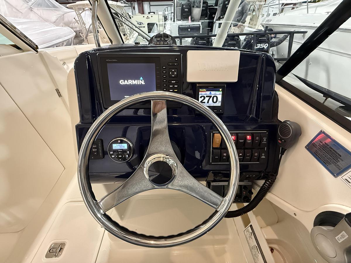 Used 2014 Pursuit 265 DC