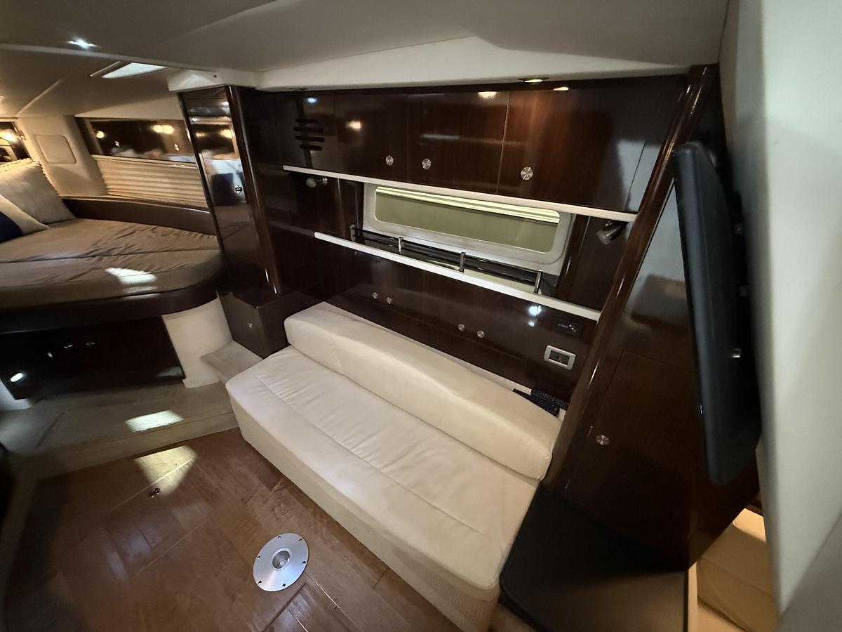 Used 2017 Sea Ray 330 Sundancer