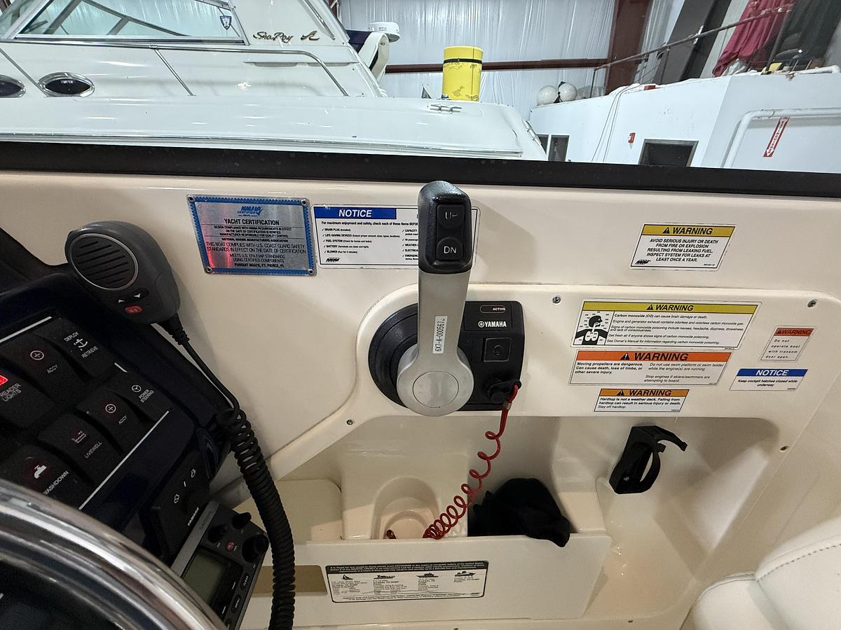 Used 2014 Pursuit 265 DC