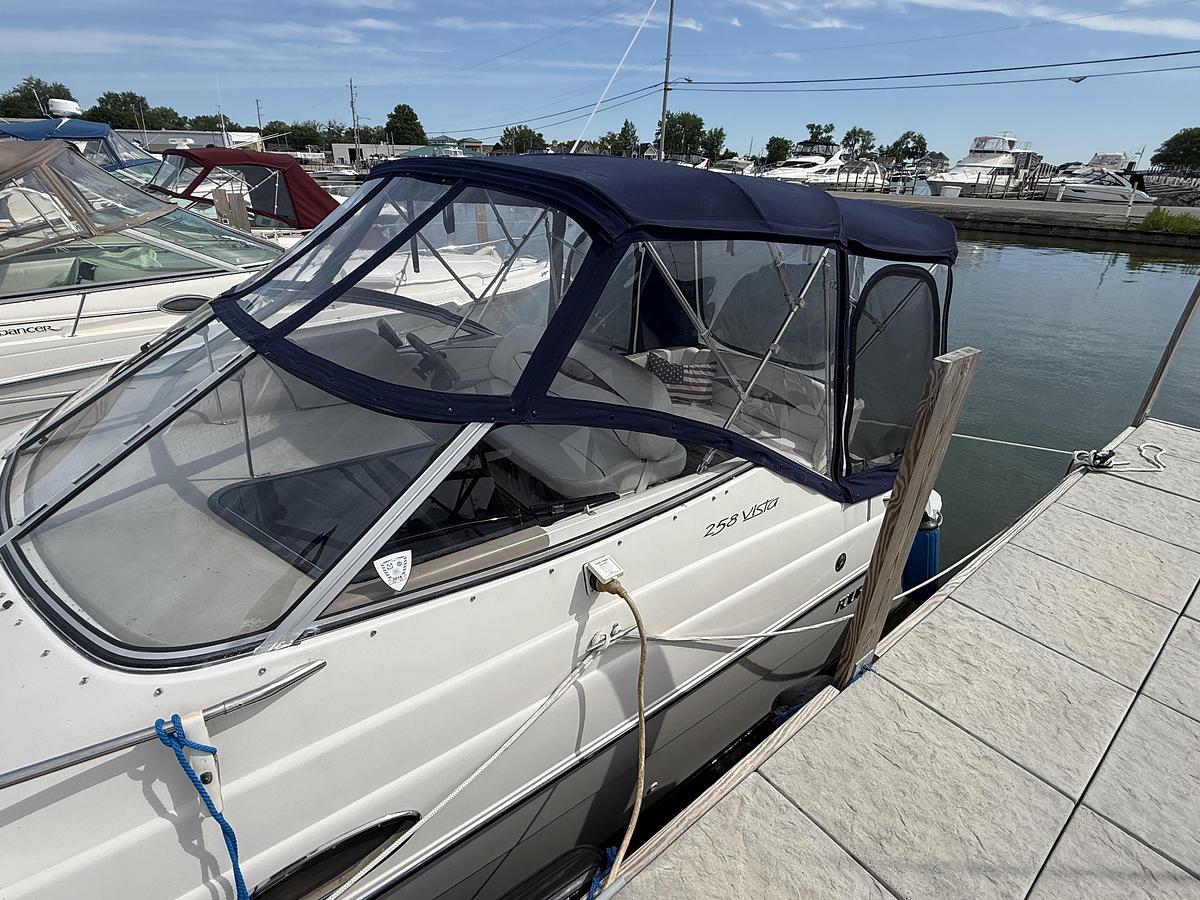 Used 1998 Four Winns 258 Vista