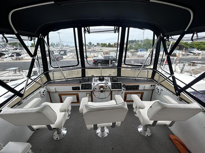 Used 1986 Marinette 39' Double Cabin