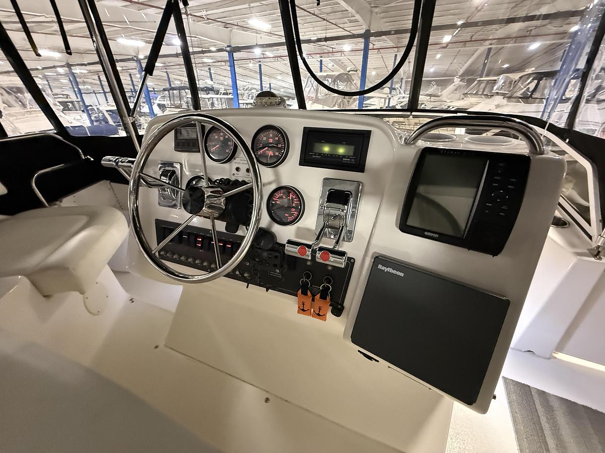 Used 1998  Silverton 352 Motor Yacht