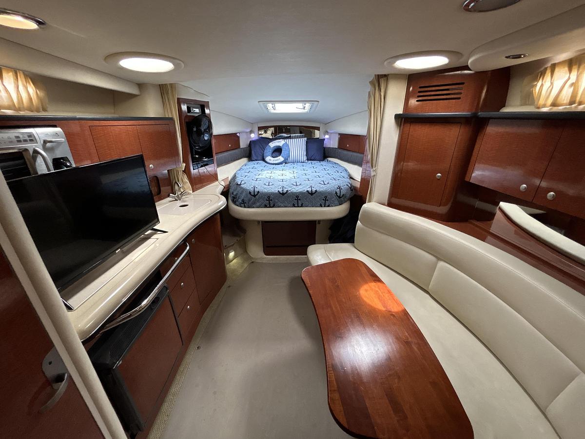 Used 2005 Sea Ray 320 Sundancer