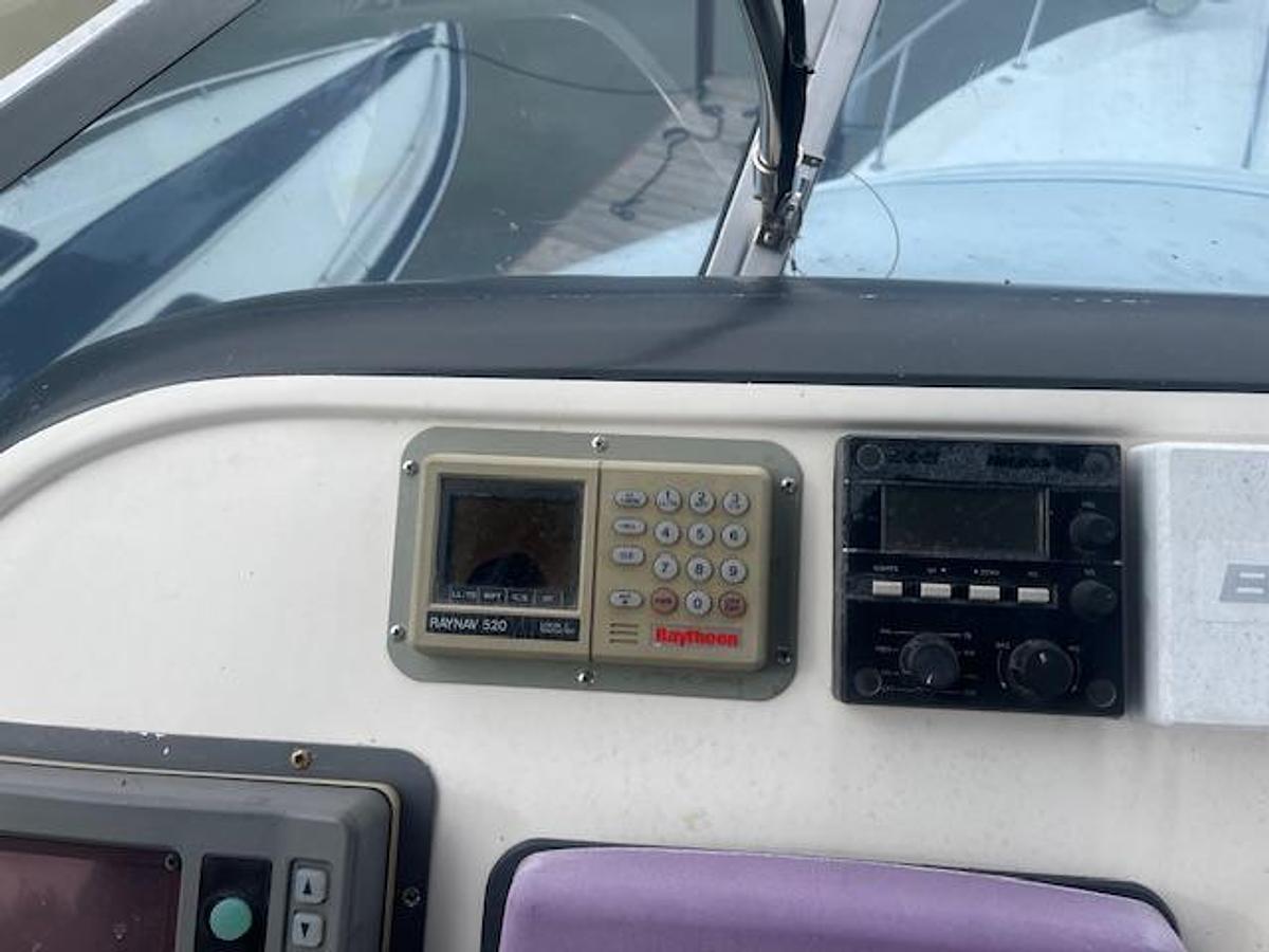 Used 1991 Sea Ray 370 Sedan Bridge