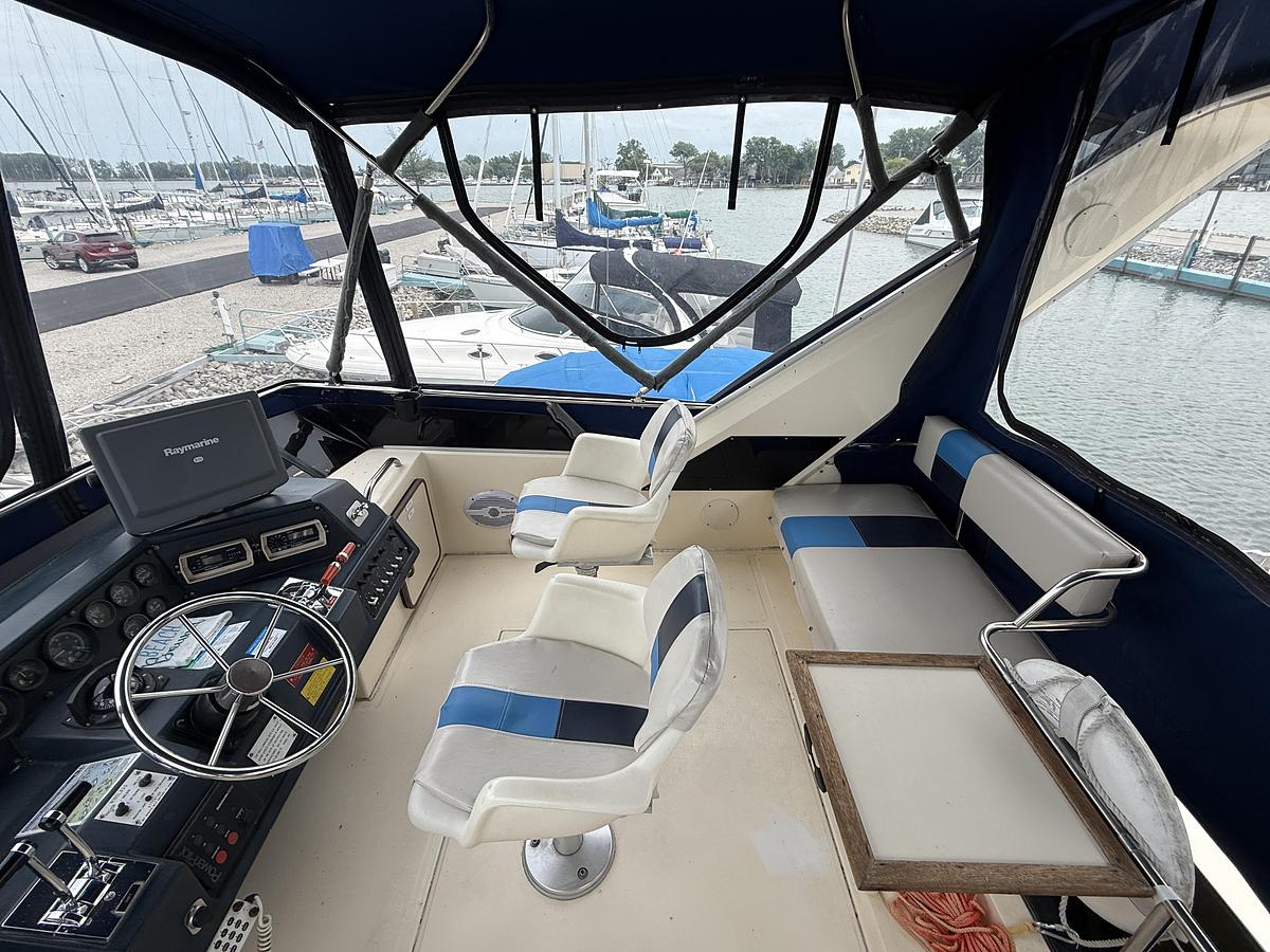 Used 1986 Sea Ray 410 Sundancer
