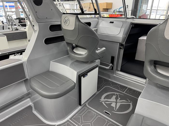 2025 Extreme Boats  696 Game King