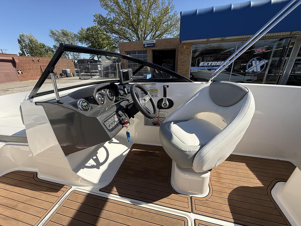 Used 2016 Bayliner VR5