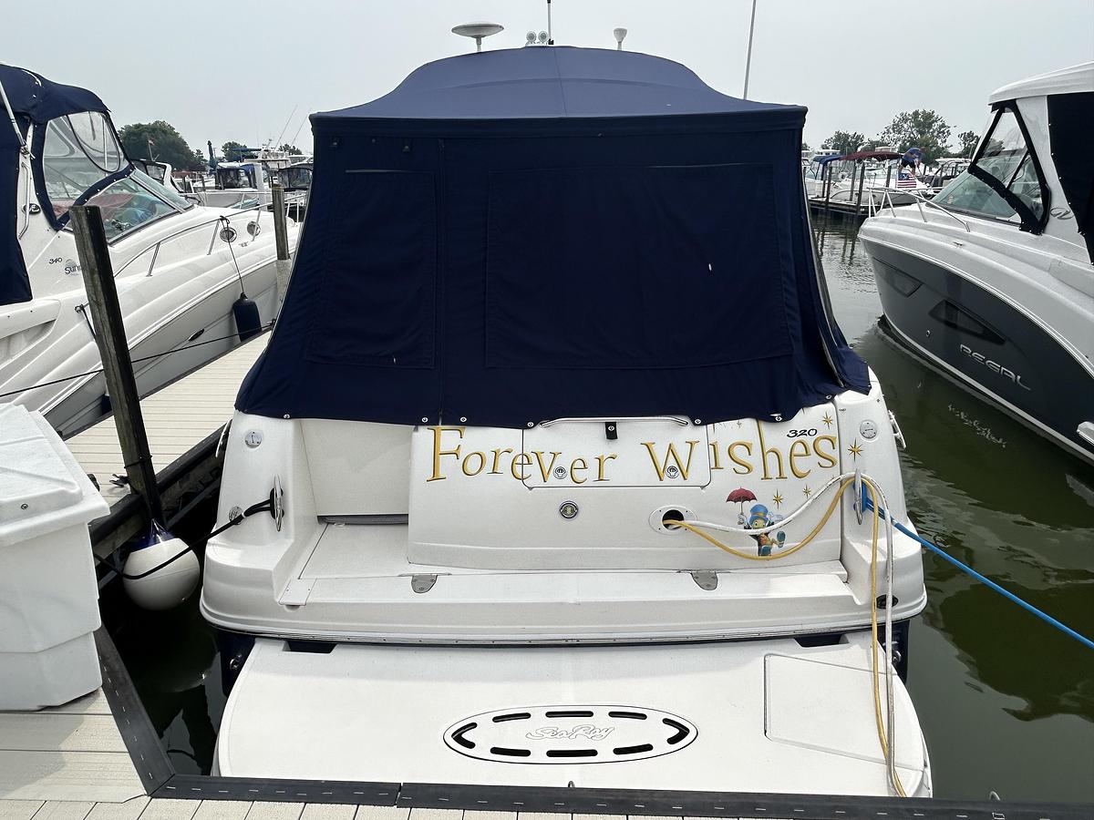 Used 2005 Sea Ray 320 Sundancer