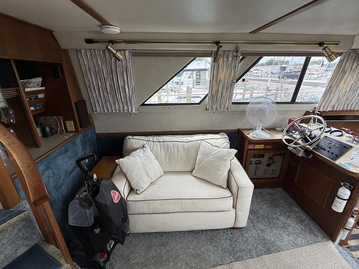 Used 1986 Sea Ray 410 Sundancer