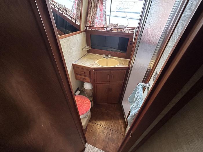 Used 1986 Marinette 39' Double Cabin