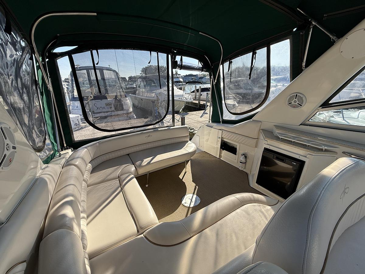 Used 2000 Monterey 322 Cruiser