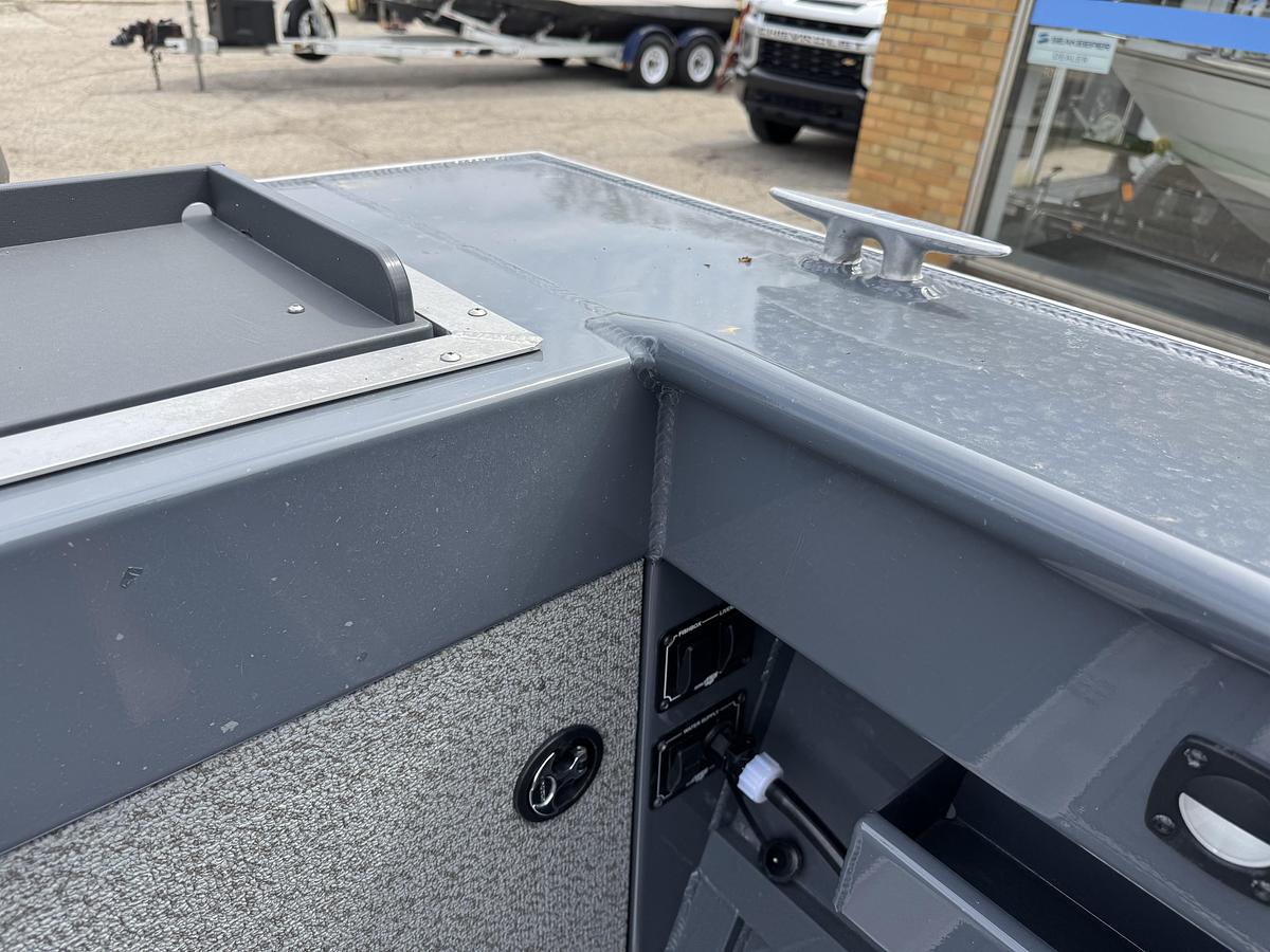 Used 2025 Hewescraft 240 Pacific Cruiser Hardtop