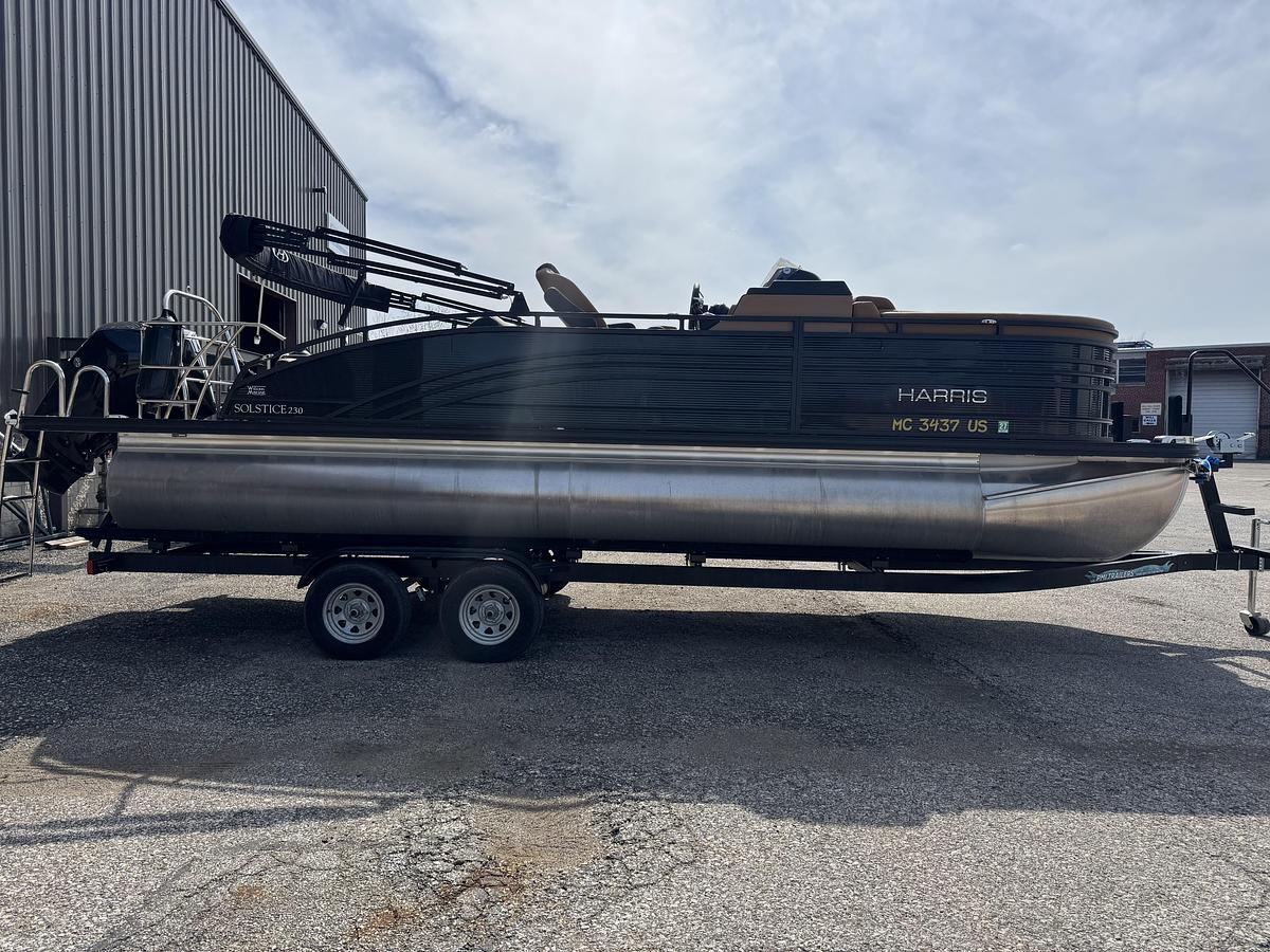 Used 2022 Harris  230 Solstice