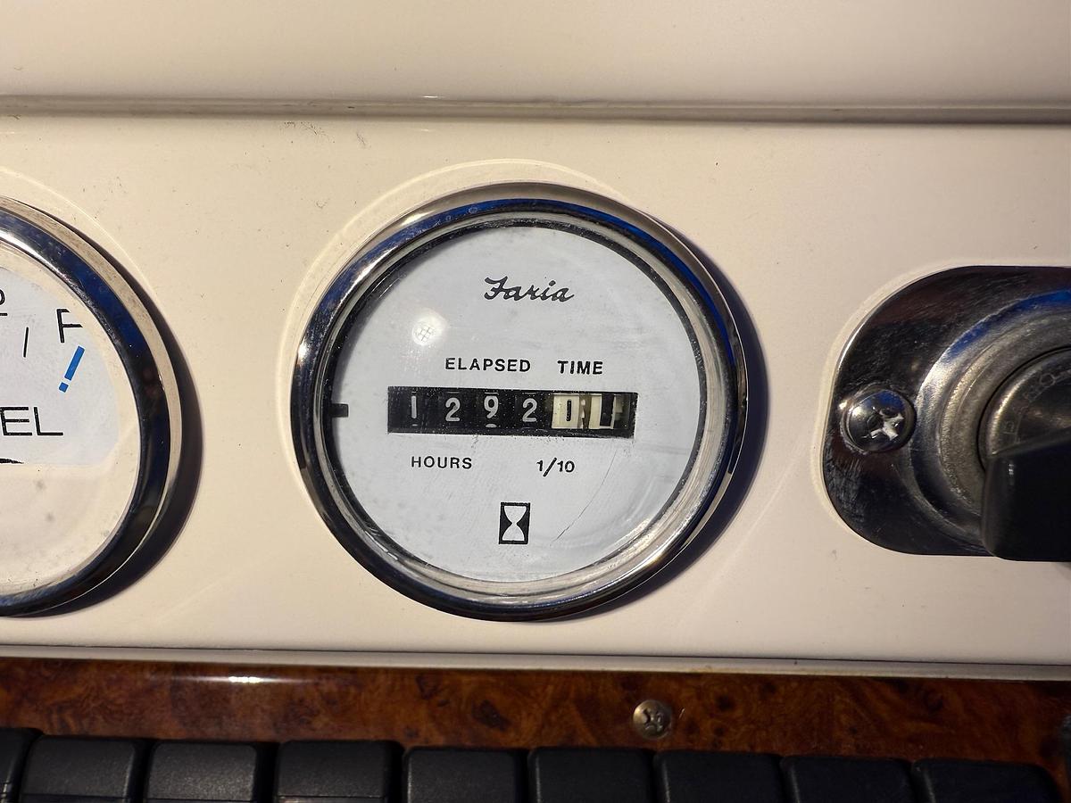 Used 1998 Pursuit 2860 Denali