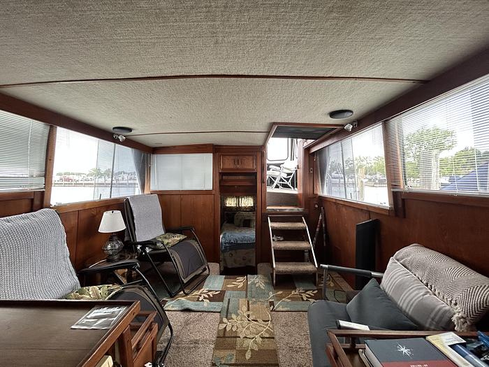Used 1986 Marinette 39' Double Cabin