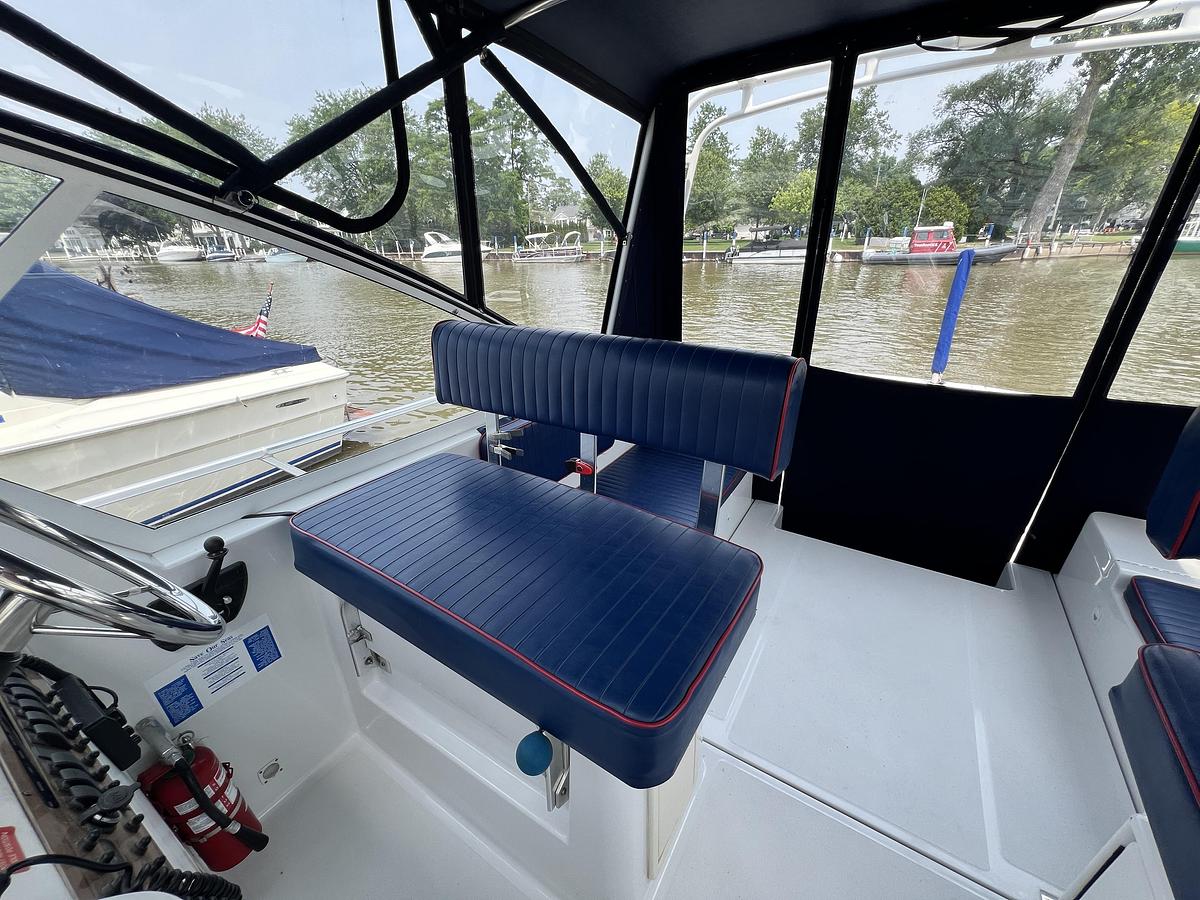 Used 2001 Mainship 34 Pilot