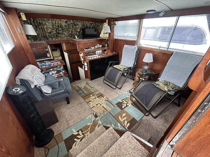 Used 1986 Marinette 39' Double Cabin