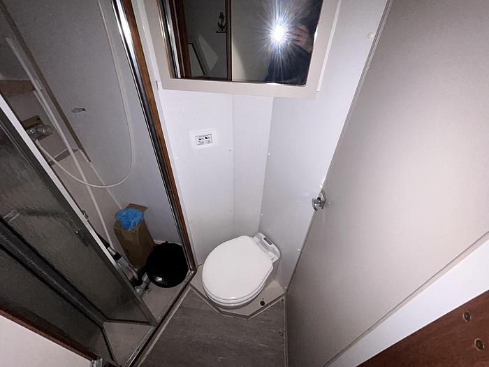 Used 1990 Carver 3257 Montego