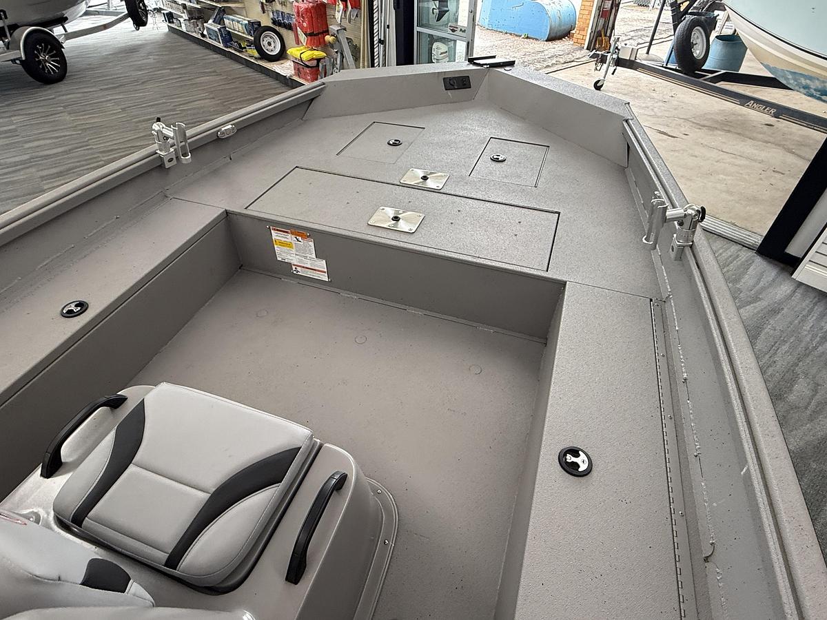 Used 2020 Alumacraft 20 Bay