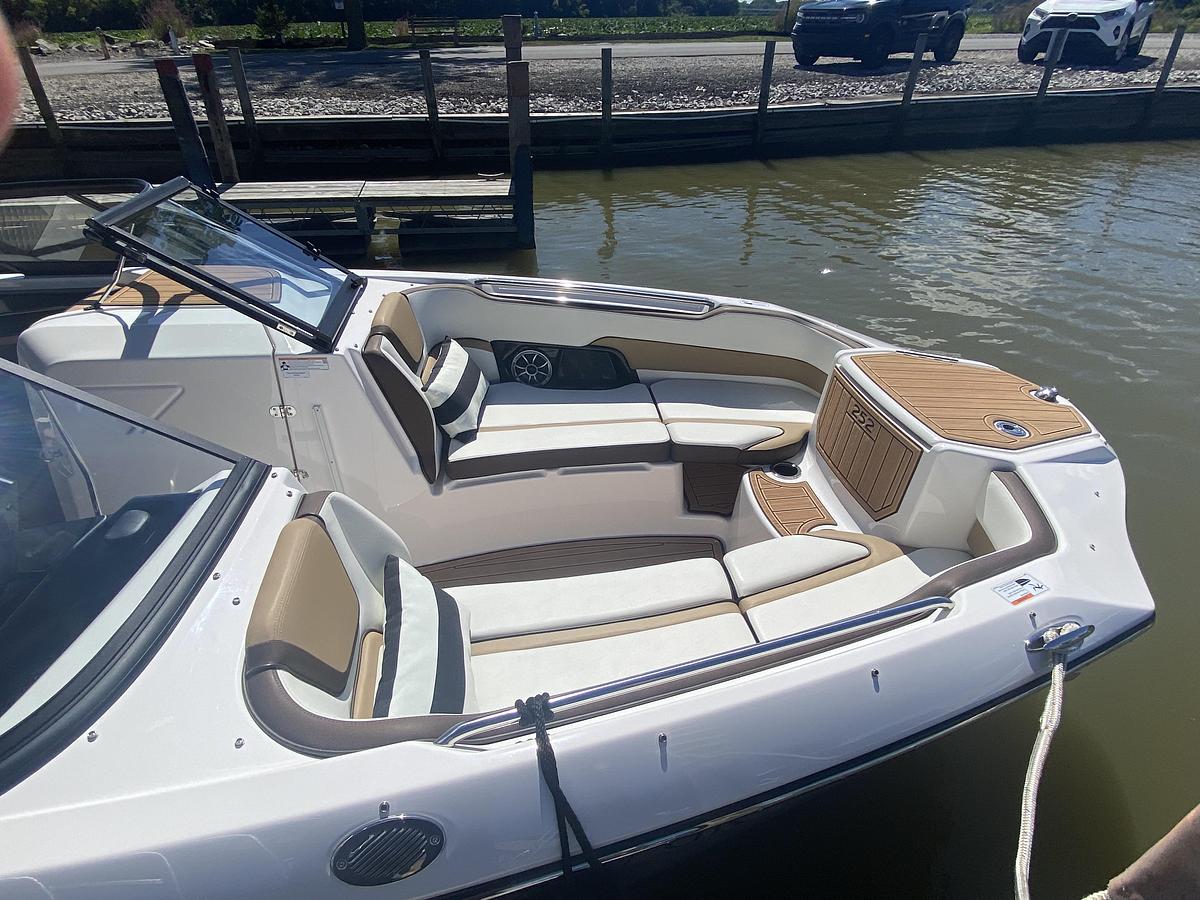 Used 2023 Yamaha 252 SD