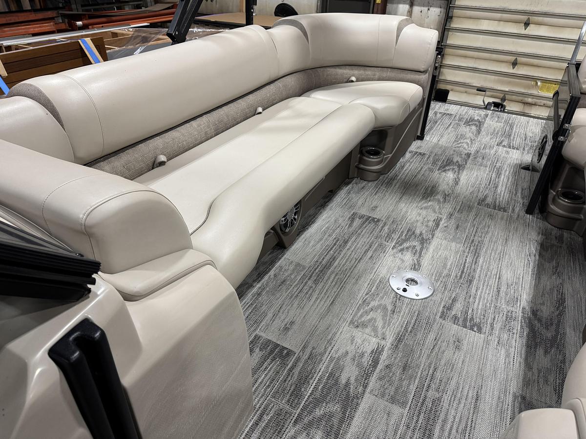 Used 2022 Avalon 2785 Catalina Platinum Cruiser