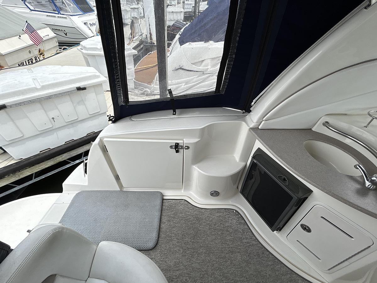 Used 2005 Sea Ray 320 Sundancer
