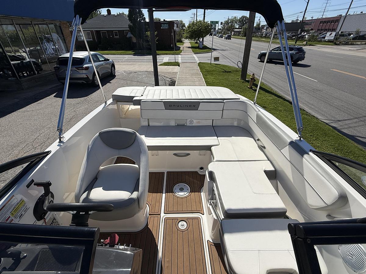 Used 2016 Bayliner VR5