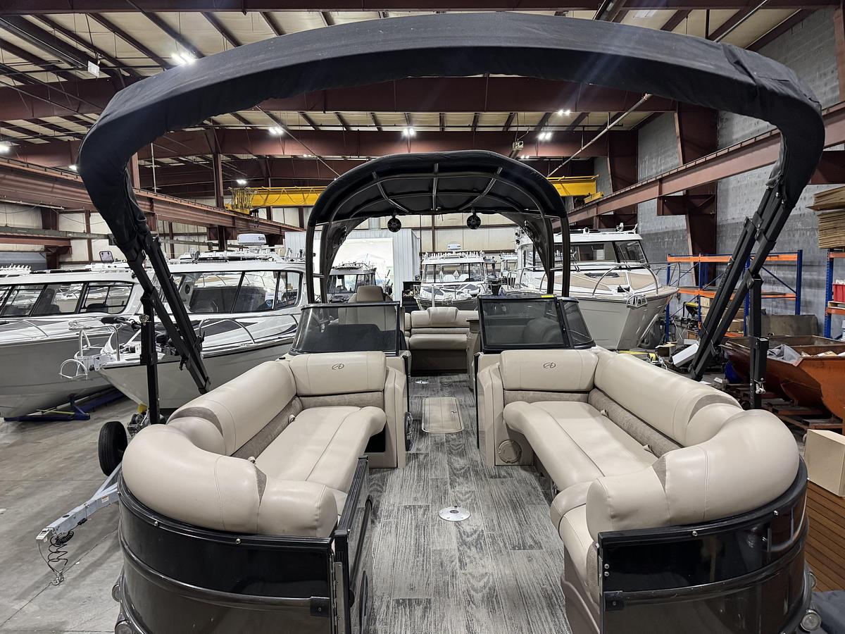 Used 2022 Avalon 2785 Catalina Platinum Cruiser