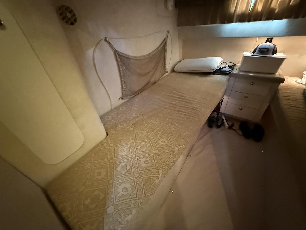 Used 2000 Monterey 322 Cruiser