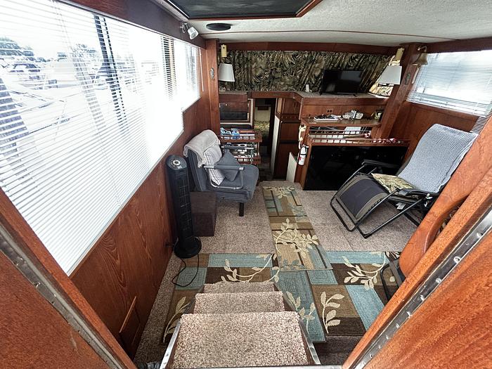 Used 1986 Marinette 39' Double Cabin