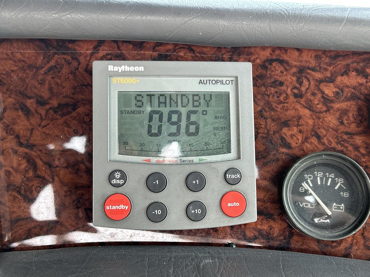 Used 1993 Sea Ray 440 Sundancer